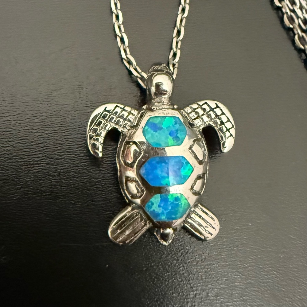 925 Sterling Silver Blue Opal Inlay Sea Turtle Pendant 16” Necklace 3g. - Picture 2 of 15